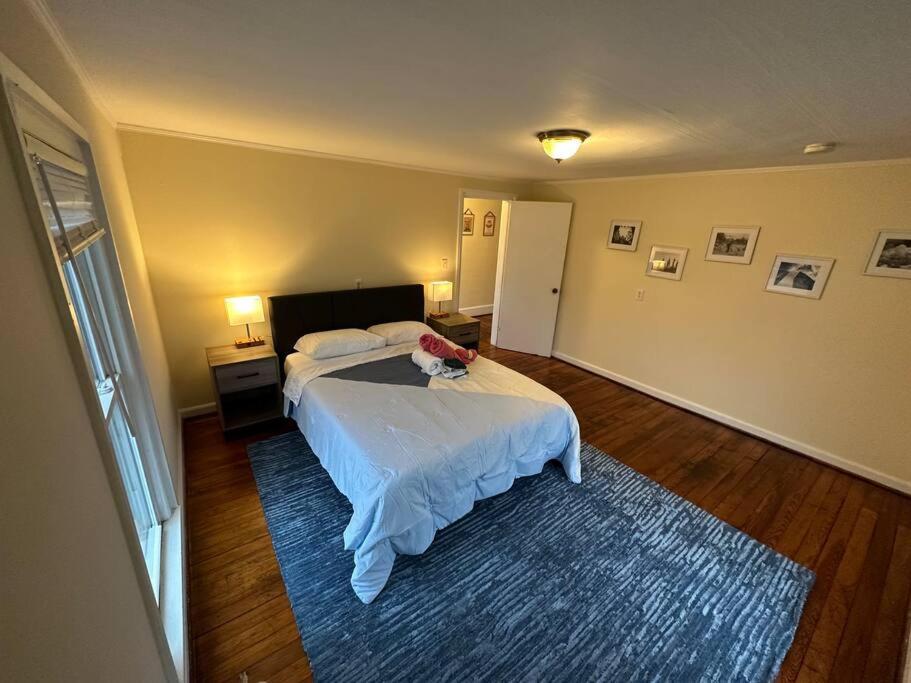 The Yellow Door 3-Bedroom Downtown Near Vt&Ru Радфорд Екстериор снимка